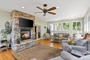 426 Eagle Ridge Rd, Zirconia, NC 28790 - Photo 19