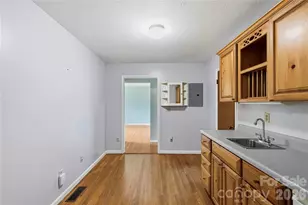 421 Comet Dr, Hendersonville, NC 28791 - Photo 29