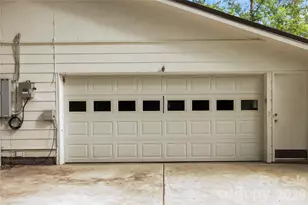 421 Comet Dr, Hendersonville, NC 28791 - Photo 7