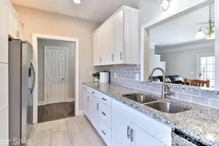 6918 Misty Pine Ln, Charlotte, NC 28217 - Photo 21