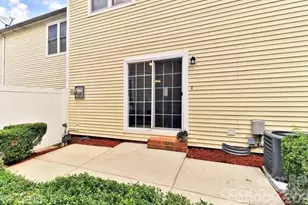 6918 Misty Pine Ln, Charlotte, NC 28217 - Photo 19