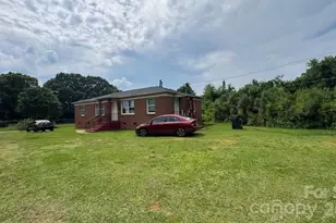 1661 &1665 Montana Dr, Charlotte, NC 28216 - Photo 3