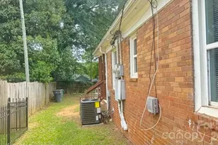 1661 &1665 Montana Dr, Charlotte, NC 28216 - Photo 7