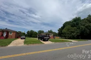 1661 &1665 Montana Dr, Charlotte, NC 28216 - Photo 11