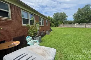 1661 &1665 Montana Dr, Charlotte, NC 28216 - Photo 13
