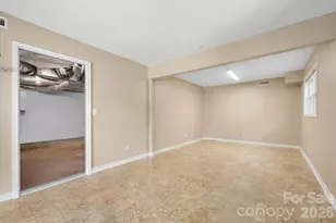 163 Longview Dr, Hendersonville, NC 28791 - Photo 33