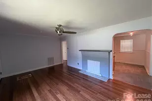 637 Hartness Rd, Statesville, NC 28677 - Photo 3