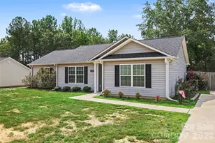 1505 Foxbrook Cir, Lancaster, SC 29720 - Photo 3