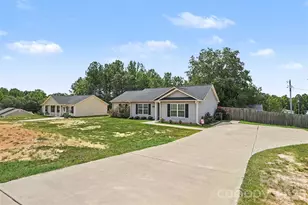 1505 Foxbrook Cir, Lancaster, SC 29720 - Photo 5