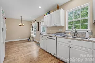 1505 Foxbrook Cir, Lancaster, SC 29720 - Photo 7