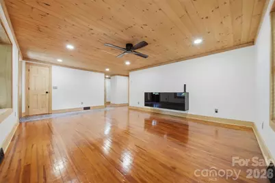 418 Arlington Circle NW, Lenoir, NC 28645 - Photo 5