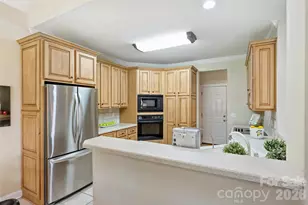 18400 Dembridge Dr, Davidson, NC 28036 - Photo 13