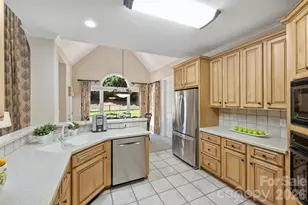 18400 Dembridge Dr, Davidson, NC 28036 - Photo 15