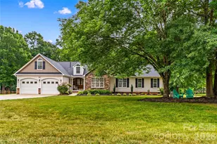 596 Maple Ridge Cir, Salisbury, NC 28147 - Photo 3