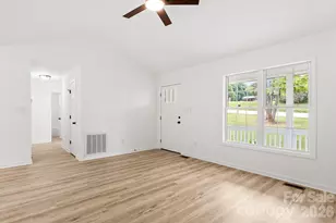 2931 Greenleaf Rd, Clover, SC 29710 - Photo 9