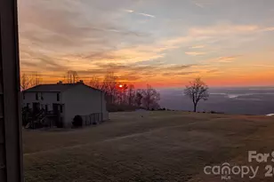 2881 White Oak Mountain Rd, Columbus, NC 28722 - Photo 17