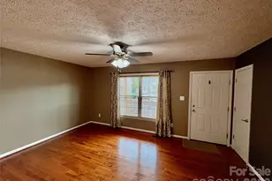 95 Newberry Dr, Fletcher, NC 28732 - Photo 5