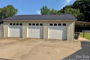917 W Pine St, Blacksburg, SC 29702 - Photo 3
