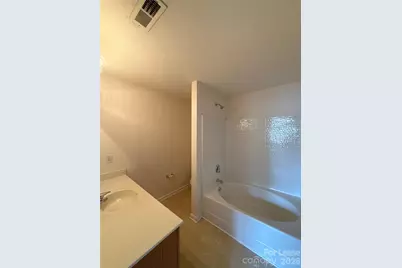 4606 Kingsland Court, Charlotte, NC 28269 - Photo 11