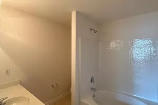 4606 Kingsland Ct, Charlotte, NC 28269 - Photo 11