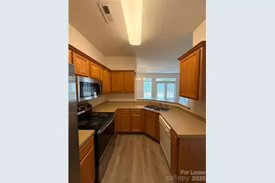 4606 Kingsland Court, Charlotte, NC 28269 - Photo 7