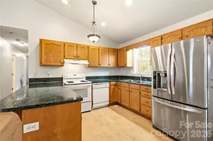 3892 Stoney Creek Dr, Lincolnton, NC 28092 - Photo 5