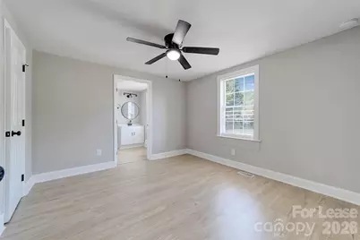 452 13th Avenue NE, Hickory, NC 28601 - Photo 11