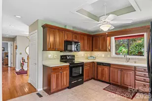 138 Woodbridge Dr, Hendersonville, NC 28739 - Photo 21