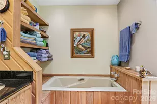 138 Woodbridge Dr, Laurel Park, NC 28739 - Photo 29