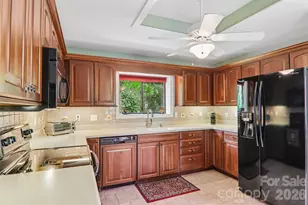 138 Woodbridge Dr, Laurel Park, NC 28739 - Photo 19