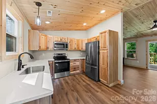 212 Brigsy Ln, Whittier, NC 28789 - Photo 5