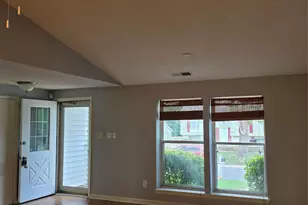 4827 Harri Ann Dr, Charlotte, NC 28227 - Photo 3