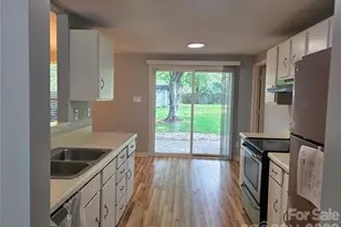 4827 Harri Ann Dr, Charlotte, NC 28227 - Photo 7