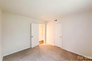 10015 Garth Wood Rd, Charlotte, NC 28273 - Photo 9