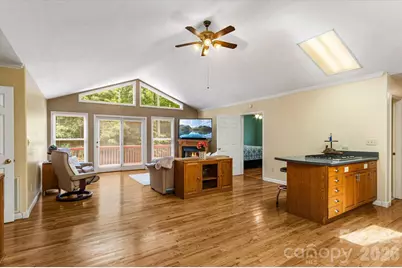 134 Valle Way, Hendersonville, NC 28739 - Photo 3