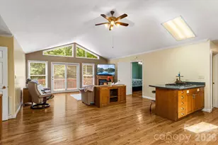 134 Valle Way, Hendersonville, NC 28739 - Photo 3
