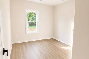 302 White St, Cherryville, NC 28021 - Photo 7