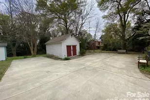 105 Brent St, Wadesboro, NC 28170 - Photo 3
