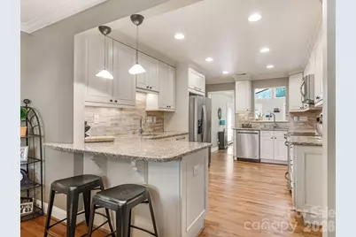 5634 Wedgewood Drive, Charlotte, NC 28210 - Photo 11