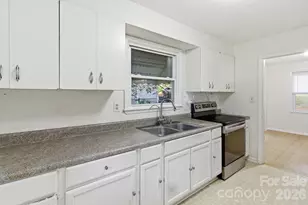1909 Camp Greene St, Charlotte, NC 28208 - Photo 9
