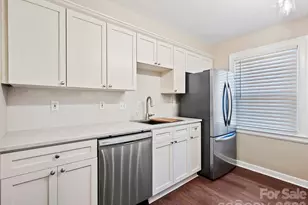 107 S Laurel Ave, Charlotte, NC 28207 - Photo 3