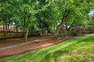 6807 Guinevere Dr, Charlotte, NC 28277 - Photo 29