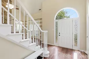 11323 Laurel View Dr, Charlotte, NC 28273 - Photo 3