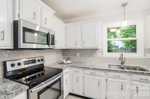 8211 Mahogany Dr, Charlotte, NC 28227 - Photo 7