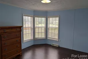824 Perry Rd, Troutman, NC 28166 - Photo 9