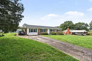 5111 Hawthorne Ln, Shelby, NC 28152 - Photo 3
