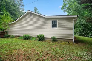 825 Gallimore Rd, Flat Rock, NC 28731 - Photo 7