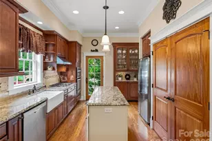 76 Edgelawn Rd, Asheville, NC 28804 - Photo 13