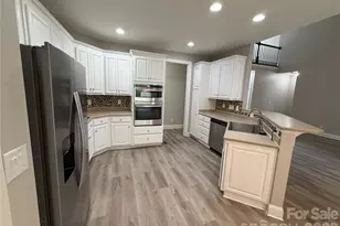 1332 Bershire Ln, Charlotte, NC 28262 - Photo 9