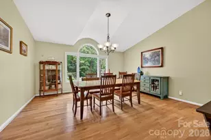 1820 Riverview Ct, Hendersonville, NC 28739 - Photo 5